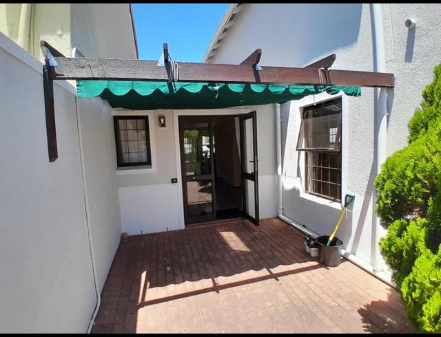 3 BEDROOM PROPERTY TO RENT IN RONDEBOSCH